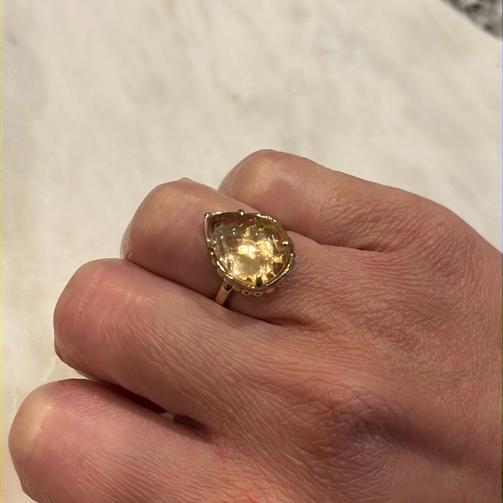 Kendra Scott Daisy Ring (Gold with Clear Peach Stone)